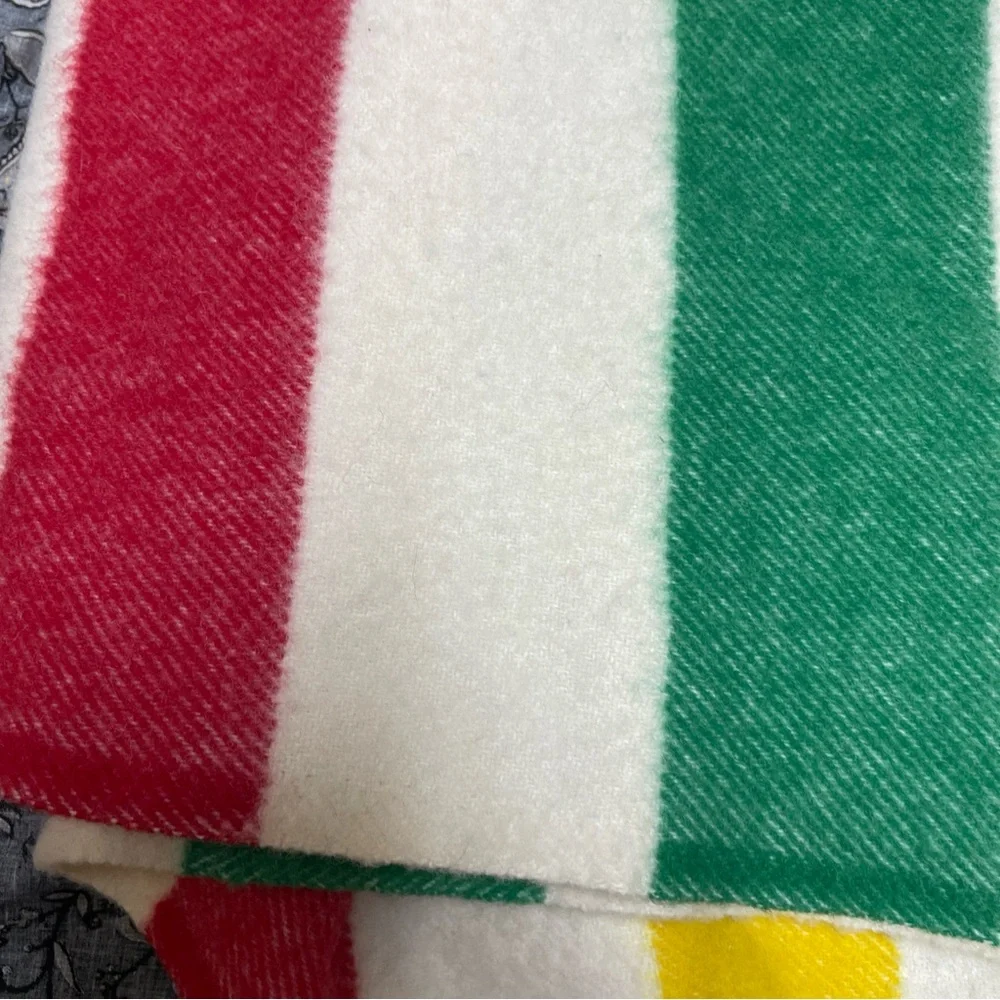Hudson's Bay Wool Blanket 6 Point Queen Size Gold Label Made‎ in England vintage